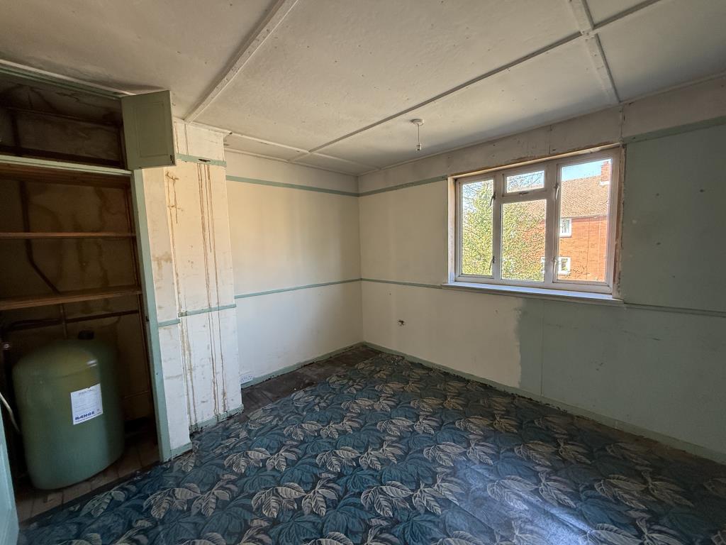 Lot: 84 - HOUSE IN NEED OF IMPROVEMENT - Bedroom 2 of Semi-Detached House for Modernisation